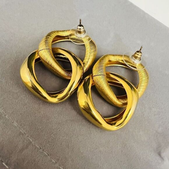Vintage Large Modernist Geometric Earrings Interlocking Gold Tone Pierced 1460 - Picture 9 of 11